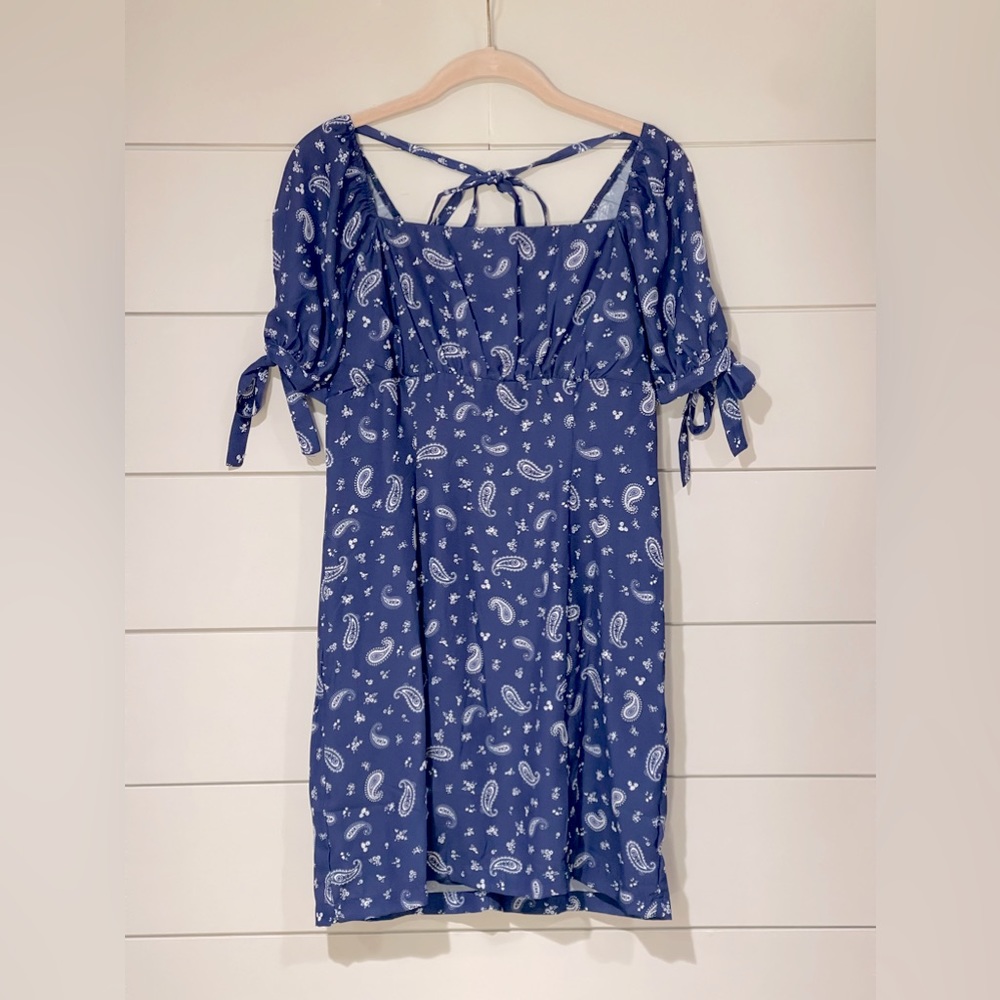 NEW Alter’d State Blue Paisley Short Sleeve Dress Size M